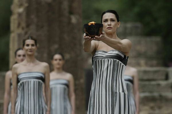 В Греции зажгли олимпийский огонь для летних Игр в Париже