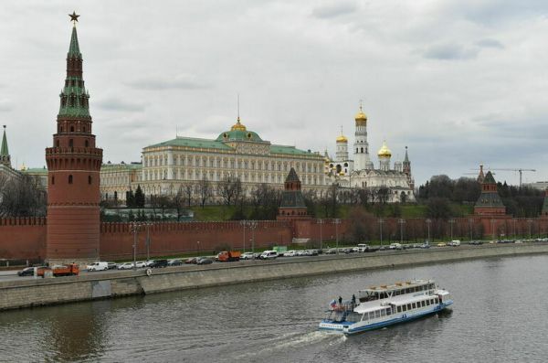 Жителям Москвы пообещали умеренно теплые, но дождливые выходные