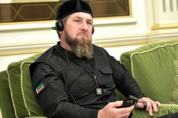 Кадыров пообещал 1 млн рублей угадавшему, что ему сказали Путин и Мирзиёев