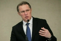 Мурашко пообещал проверить здоровье ста миллионов россиян