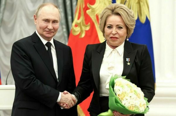 Путин: Присуждение звания Героя Труда стало признанием заслуг Матвиенко