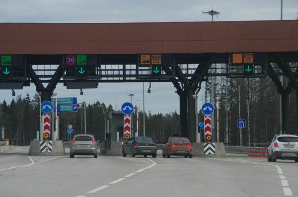 Военным и росгвардейцам хотят дать право бесплатного проезда по платным трассам