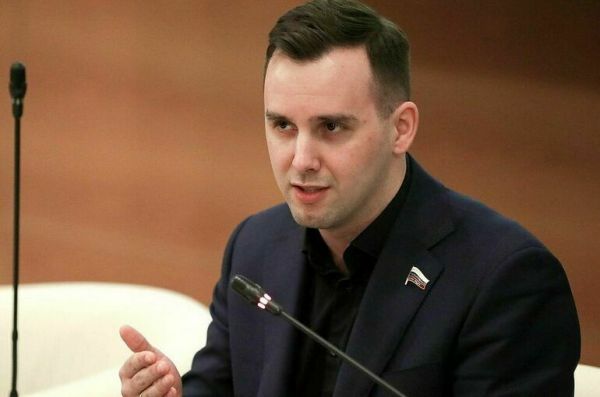 Депутат Демин выступил против запрета рекламы в иностранных соцсетях Депутат Демин выступил против запрета рекламы в иностранных соцсетях