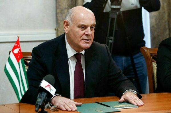 Президент Абхазии: Самолеты из Сухума полетят в семь городов России