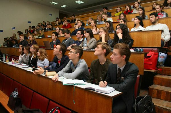 Выплату именных стипендий расширят на приоритетные направления