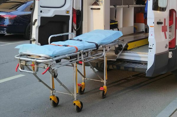 Число пострадавших при обстреле ТЦ в Донецке выросло до 11