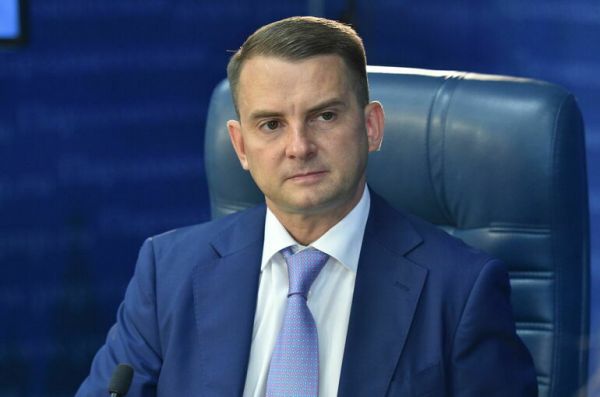 Депутат Нилов поддержал идею отсрочки от армии для молодежи с контрактами в ОПК