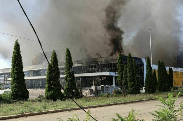 В МИД РФ назвали обстрел ТЦ в Донецке циничным и преднамеренным актом