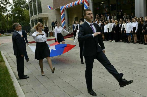 В Роспотребнадзоре напомнили, какой должна быть качественная школьная форма В Роспотребнадзоре напомнили, какой должна быть качественная школьная форма