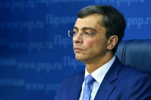 Депутат Гутенев: Дурова подвела наивность и слепая вера в лозунги