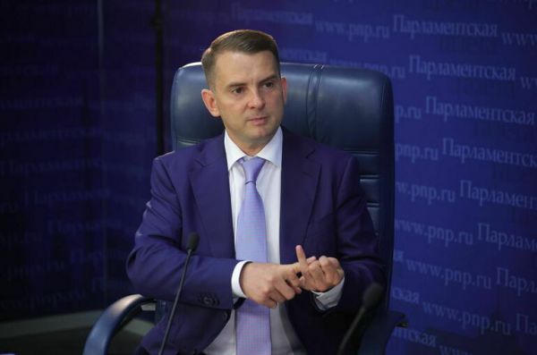 Депутат Нилов считает, что нужно ввести льготы на мобильную связь для россиян Депутат Нилов считает, что нужно ввести льготы на мобильную связь для россиян