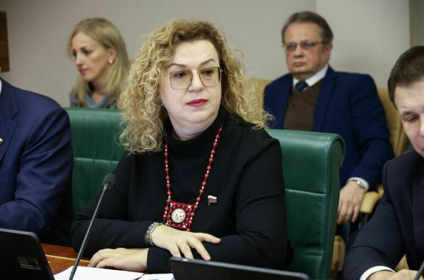 Сенатор Епифанова считает невозможным сценарий дефицита средств в РФ на пенсии 