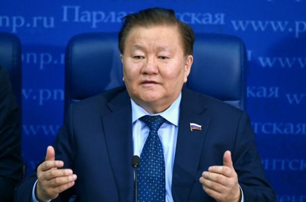 Депутат Тумусов: Запрет продажи сигарет некоторым россиянам не нарушит их прав