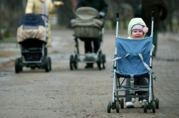 Опрос: Штрафы за пропаганду чайлдфри поддерживают 44% россиян