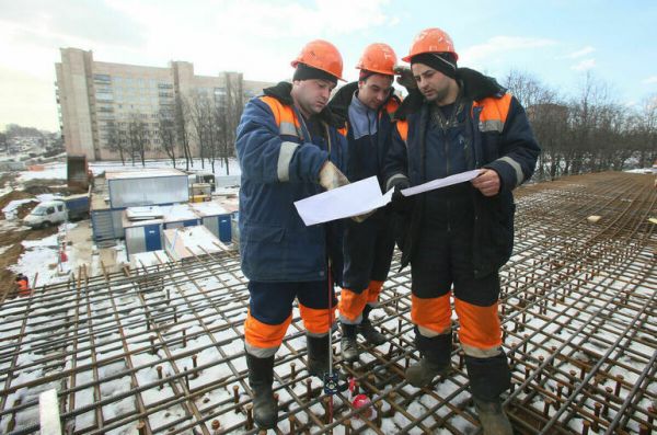 В Петербурге на 30% увеличат стоимость патентов на труд мигрантов В Петербурге на 30% увеличат стоимость патентов на труд мигрантов