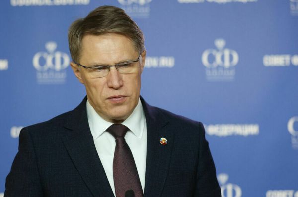 Мурашко опроверг сообщения о проблемах с производством физраствора в РФ