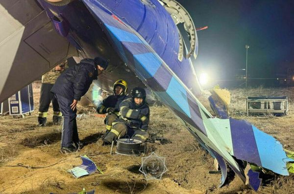 Путин обсудил с Токаевым крушение пассажирского самолета в Казахстане