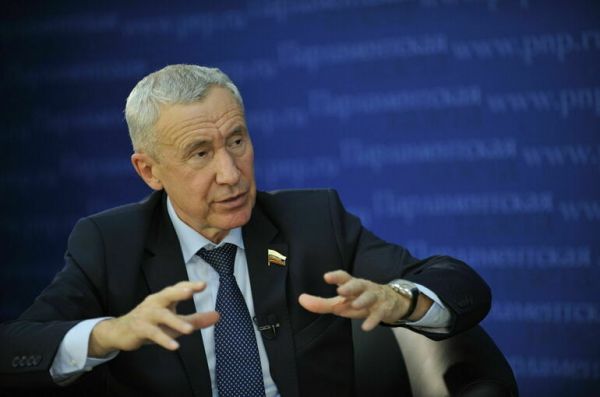 Сенатор Климов считает, что встреча Путина и Трампа может состояться через полгода