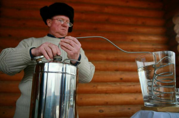 В Минздраве предложили ограничить продажу самогонных аппаратов