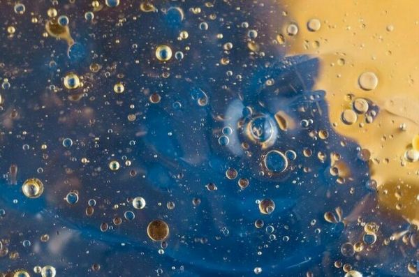 На дне Черного моря у Анапы на глубине до 3 метров обнаружен мазут