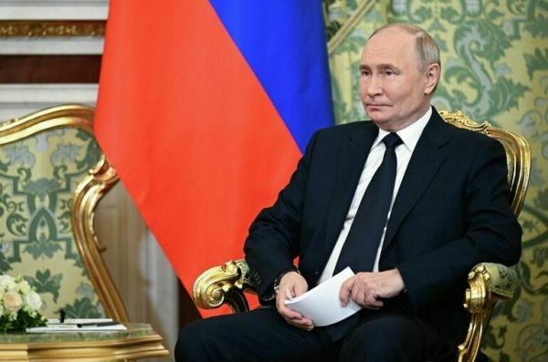 Путин назвал востребованными консультации с Ираном по международной повестке