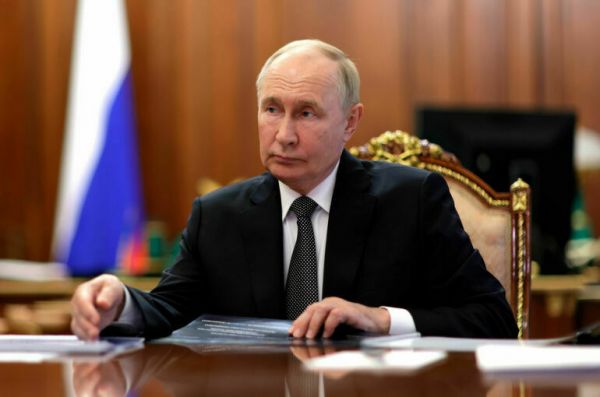 Путин поручил предоставить семьям вычет по НДФЛ на сумму до 1 млн руб. в год