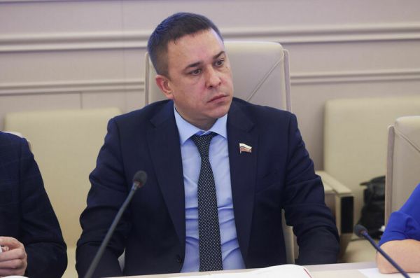 Сенатор Гибатдинов поддержал возвращение бесплатного начального профобразования