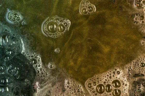 В МЧС рассказали, когда будет начата откачка мазута с танкера в Черном море