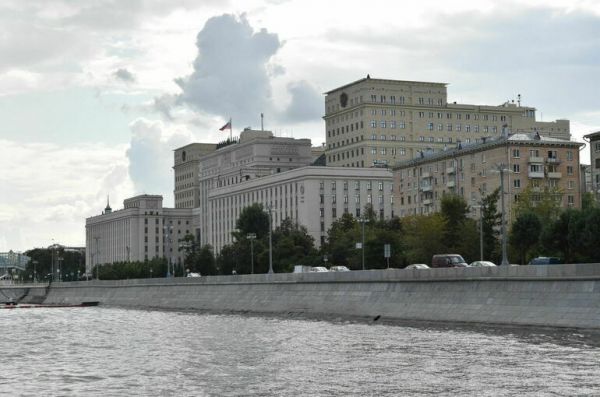 Войска РФ поразили военные аэродромы и место сборки безэкипажных катеров ВСУ