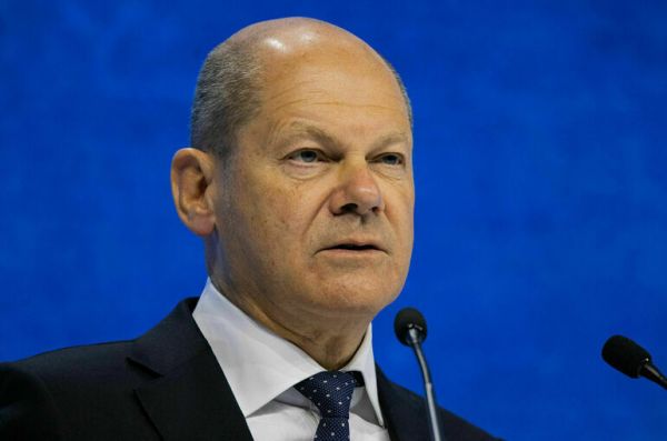 Шольц заявил, что Евросоюз не позволит демилитаризовать Украину