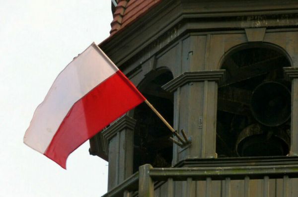 Поляков призвали на три дня запастись едой, водой и лекарствами