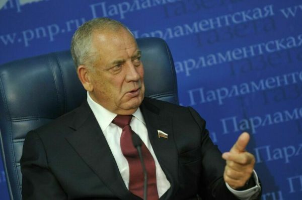 Сенатор Митин считает, что нужно разобраться в вопросе наценок на цветы