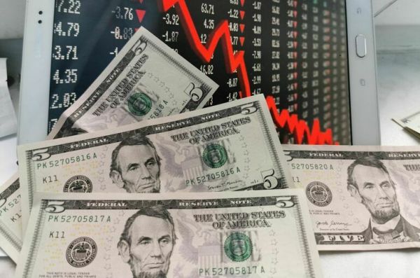 Bloomberg: Богатейшие люди мира за сутки потеряли $208 млрд из-за пошлин Трампа