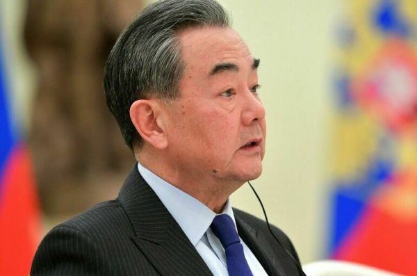 Глава МИД Китая заявил об уверенном развитии отношений с Москвой