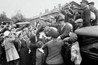 Песни Великой Победы: «Прощай, любимый город…» Песни Великой Победы: «Прощай, любимый город…»