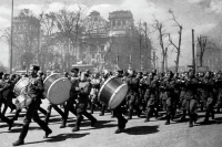 Песни Великой Победы: «Прощай, любимый город…» Песни Великой Победы: «Прощай, любимый город…»