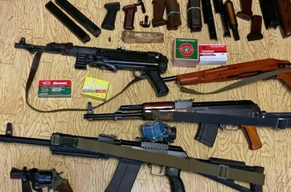 В схроне &laquo;таганской&raquo; ОПГ нашли более 100 единиц оружия и взрывчатки