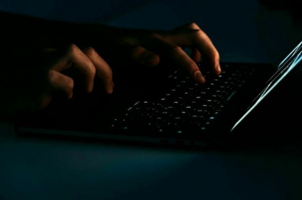 Эксперт Якубович: Даже технически грамотные люди не защищены от кибермошенников