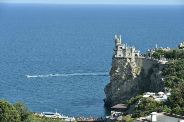 Илья Резник и Ольга Ковитиди победили в конкурсе на лучший проект гимна Крыма