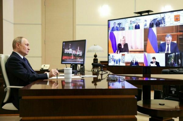 Путин поручил главам регионов создать условия для работников культуры Путин поручил главам регионов создать условия для работников культуры