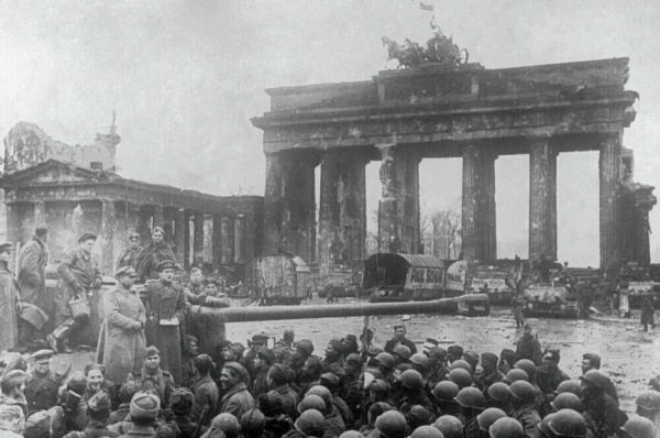 Песни Великой Победы: &laquo;Утро зовет снова в поход&hellip;&raquo;