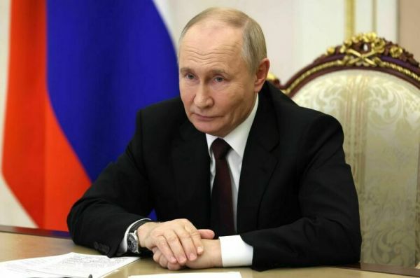 Путин назвал сохранение общей исторической памяти одной из важнейших задач