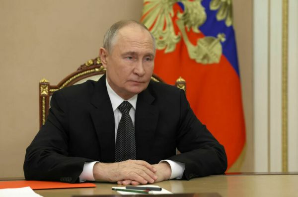Путин учредил президентскую премию в области культуры за произведения для детей