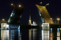 Петербург хочет продавать туристам проверенные сувениры