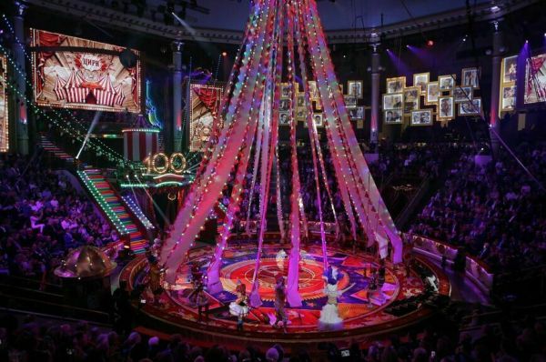 Максим Никулин: Наши артисты во всем мире выходят на манеж с российскими флагами