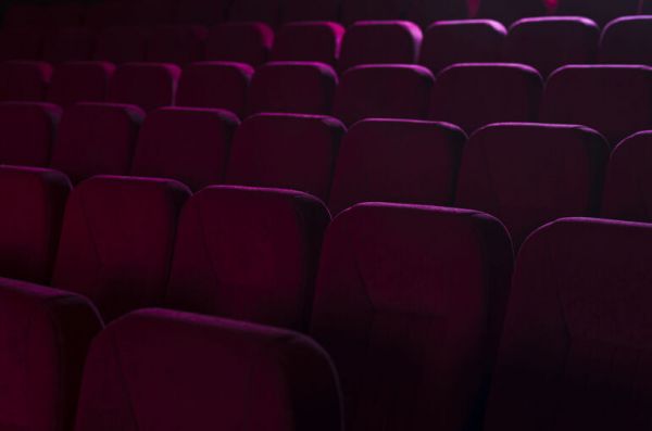 Депутат: В кинозалах должны показывать фильмы, не противоречащие законам РФ Депутат: В кинозалах должны показывать фильмы, не противоречащие законам РФ