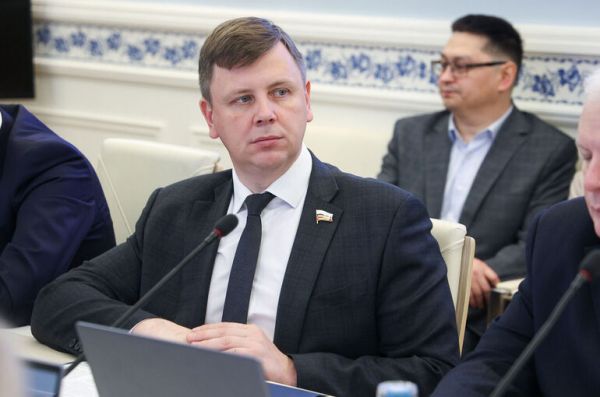 Сенатор Малащенков призвал продвигать в кинопрокате фильмы об СВО Сенатор Малащенков призвал продвигать в кинопрокате фильмы об СВО