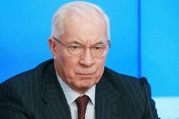 Азаров заявил о критической нехватке медикаментов на Украине