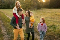 Чаплин напомнил об изменениях в пособиях на детей в 2024 году