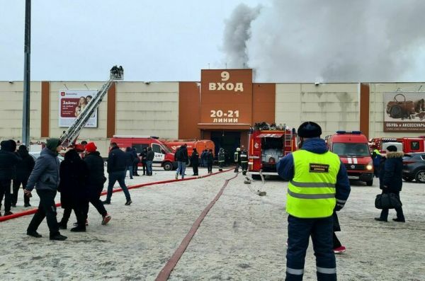 Число пострадавших при пожаре на рынке «Садовод» возросло до двух Число пострадавших при пожаре на рынке «Садовод» возросло до двух